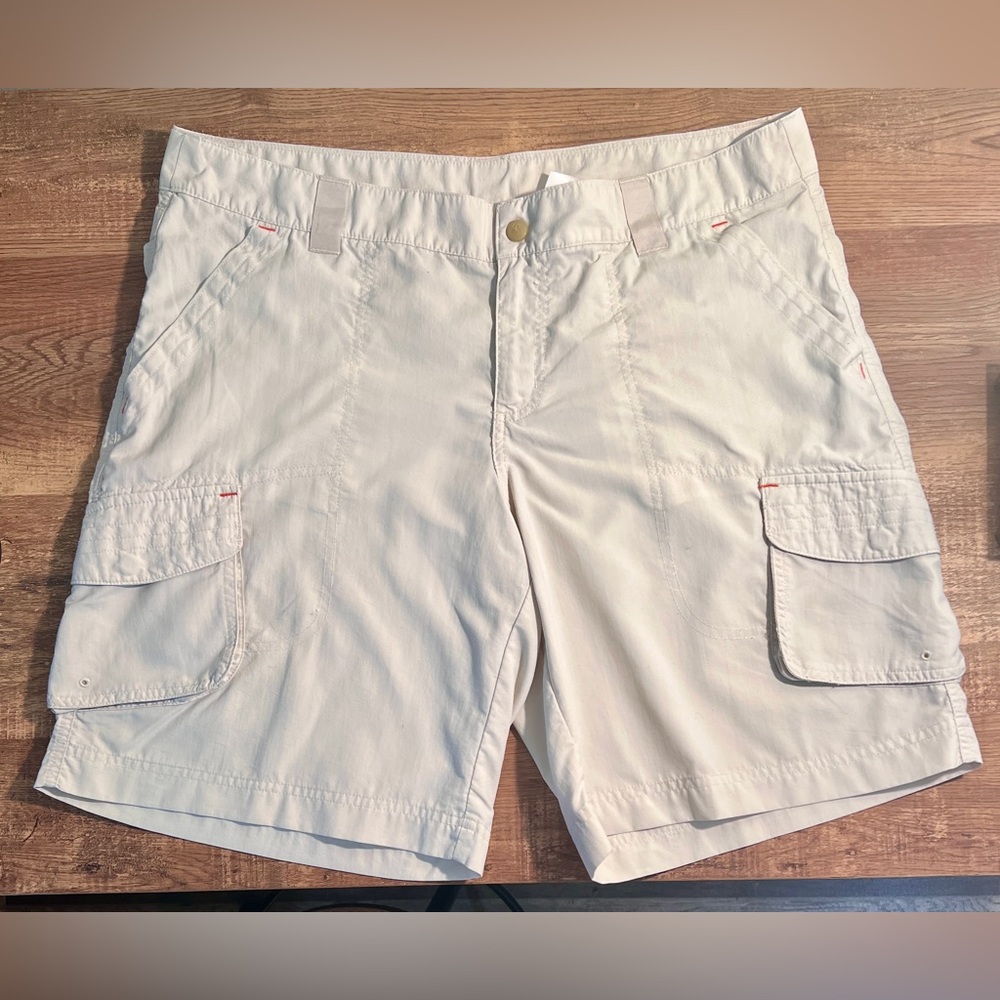 Columbia Women's Cream Cargo Shorts